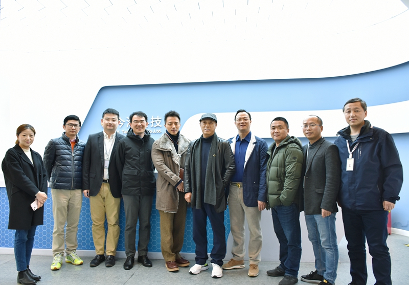 卓福民执行会长带队走进尊龙凯时集团
